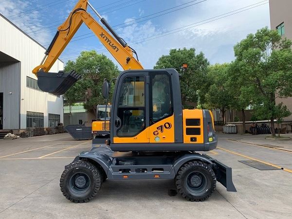 Emergency repair of common faults of driving axle gear of excavator