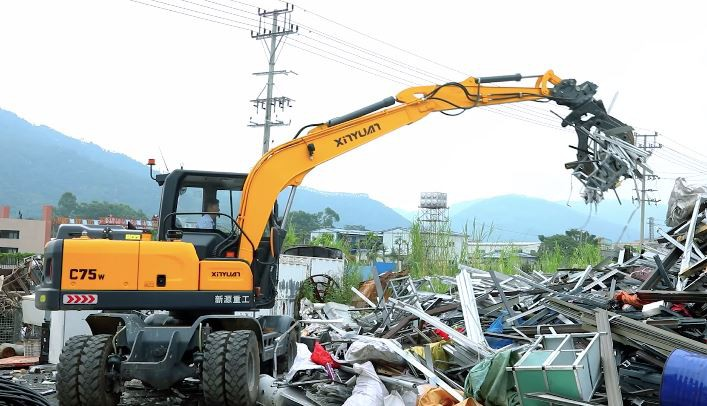 Stage division of excavator operation cycle