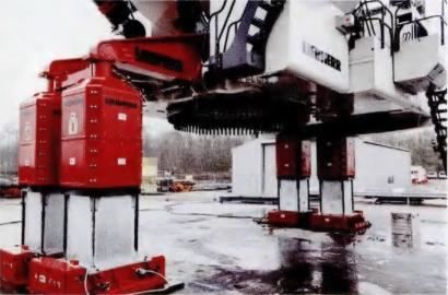 Auxiliary tool for maintenance of large excavator -- Jack tool