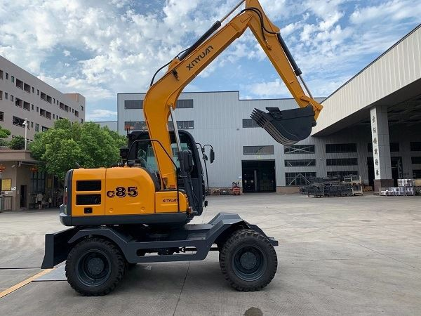 Characteristics of hybrid system in hybrid hydraulic excavator