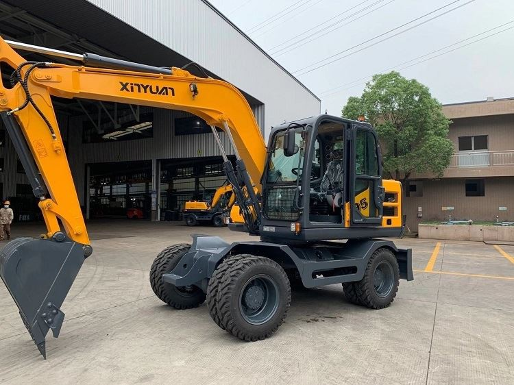 Problems in electric control system of small hydraulic excavator