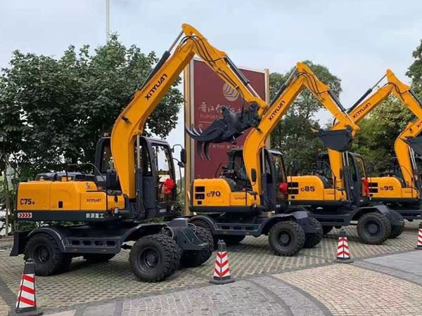 How to maintain the hydraulic oil filter element of excavator