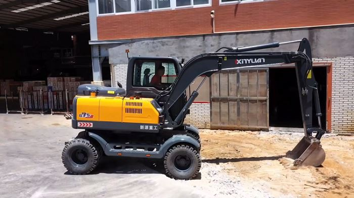 How to change oil correctly for excavator