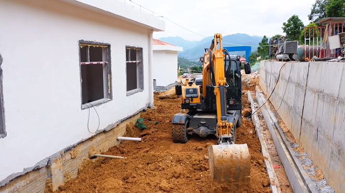 Skills of excavator leveling