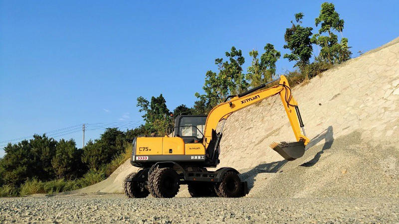 Three methods to reduce oil consumption of excavator