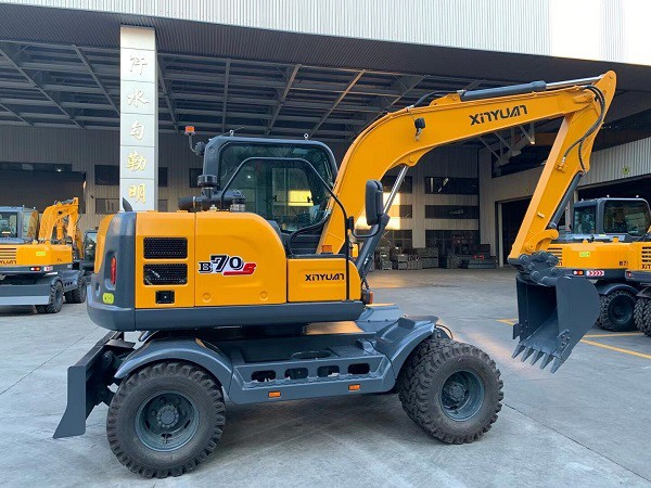 Four common misunderstandings of excavator battery charging