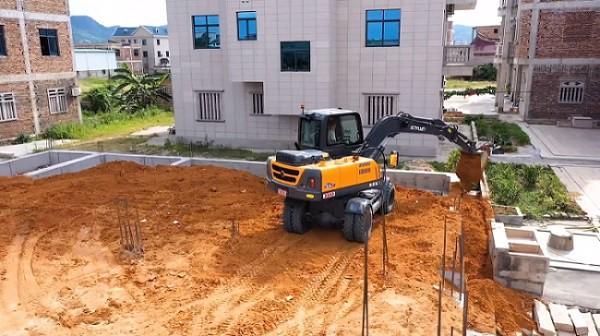 How to deal with no action or shaking of excavator when it rotates